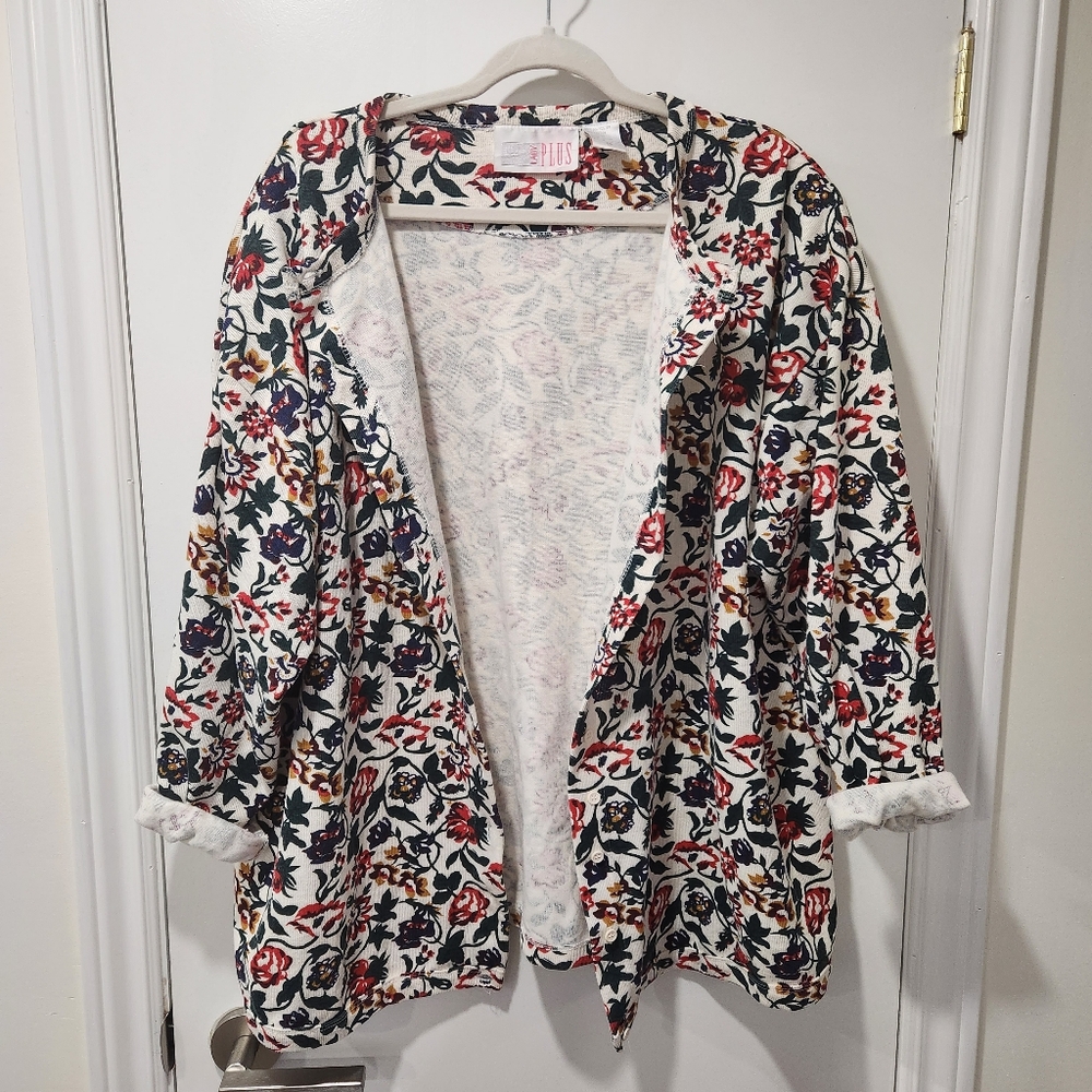Vintage Lady Plus Floral Cardigan
